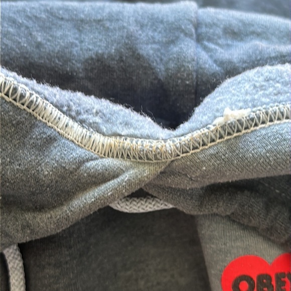 💔 Obey Lovely Hearts Sweatshirt💔 - Picture 9 of 9